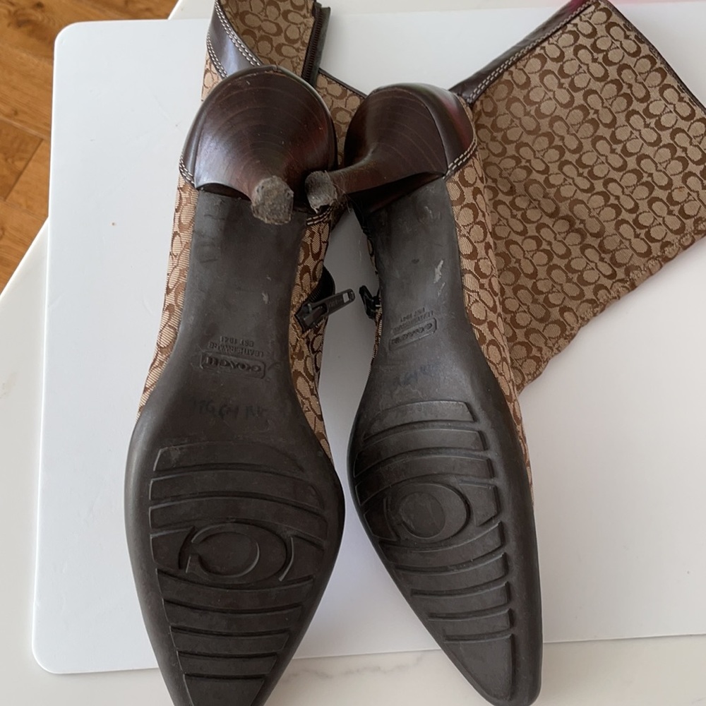 Boots - Picture 5 of 9